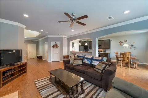 1733 Summerwood Loop, Bryan, TX 77807 photo 4