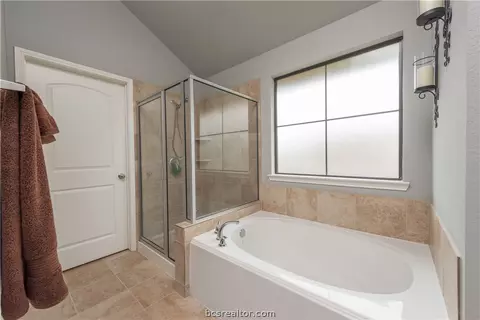 1733 Summerwood Loop, Bryan, TX 77807 photo 10