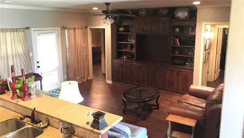 721 N Sharp St N, Franklin, TX 77856 photo 7