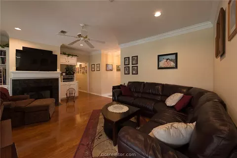 3915 Brighton Dr, Bryan, TX 77802 photo 8