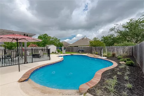 3915 Brighton Dr, Bryan, TX 77802 photo 32