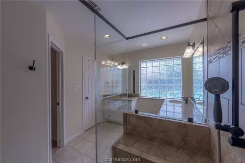 3915 Brighton Dr, Bryan, TX 77802 photo 19