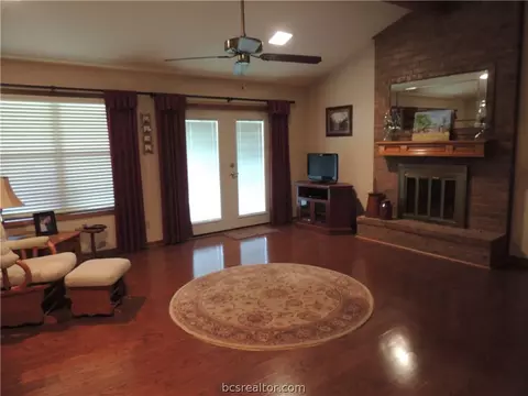 3621 Sierra Dr, Bryan, TX 77802 photo 4