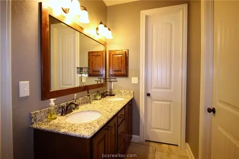 8657 Green Branch Loop, Bryan, TX 77808 photo 16
