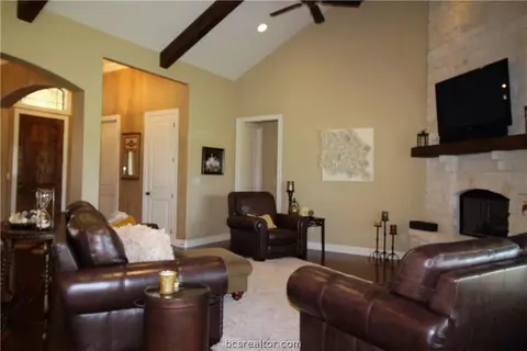 8657 Green Branch Loop, Bryan, TX 77808 photo 4