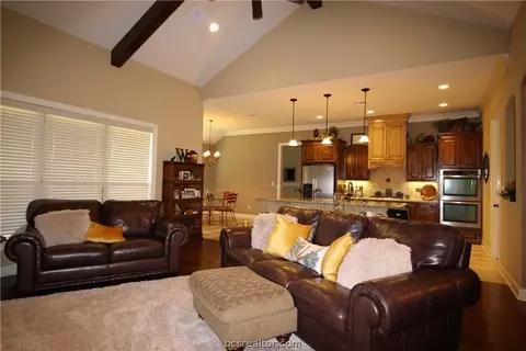 8657 Green Branch Loop, Bryan, TX 77808 photo 3