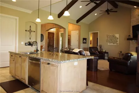 8657 Green Branch Loop, Bryan, TX 77808 photo 6
