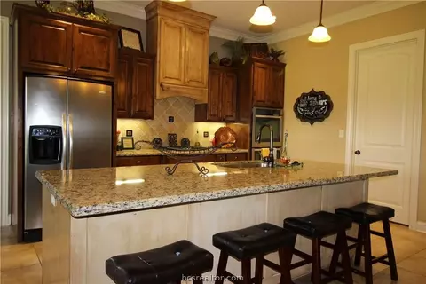 8657 Green Branch Loop, Bryan, TX 77808 photo 5