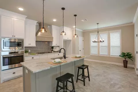 3540 Foxcroft Path, Bryan, TX 77808 photo 5