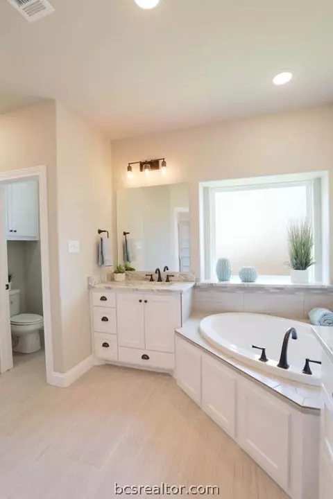 3540 Foxcroft Path, Bryan, TX 77808 photo 12