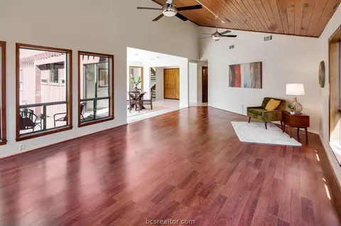 5000 Lantern Ln, Bryan, TX 77808 photo 9