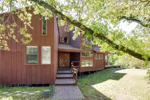 5000 Lantern Ln, Bryan, TX 77808 photo 2