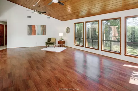 5000 Lantern Ln, Bryan, TX 77808 photo 8