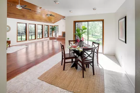 5000 Lantern Ln, Bryan, TX 77808 photo 5