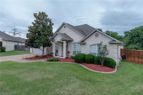 5200 Draycott Ct, Bryan, TX 77802 photo 2