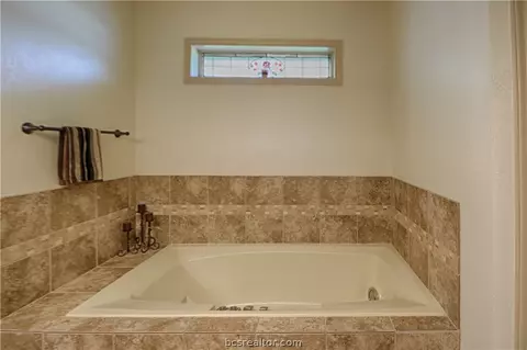 2908 Par Dr, Bryan, TX 77802 photo 15