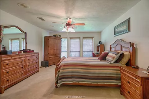 2908 Par Dr, Bryan, TX 77802 photo 12