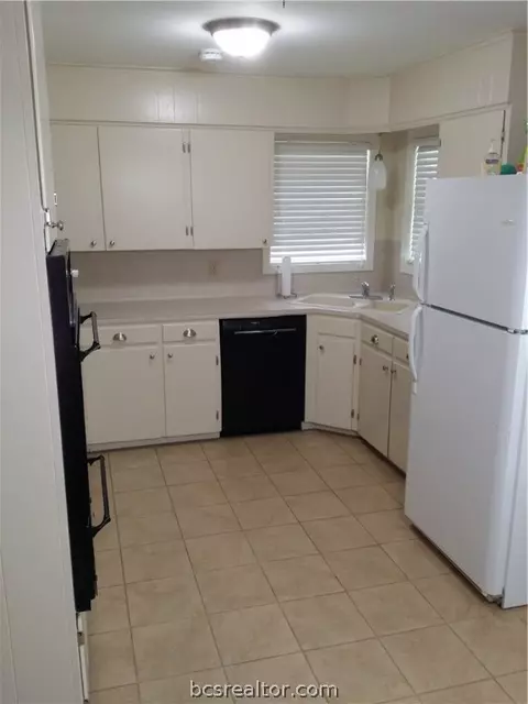 1111 Esther Blvd, Bryan, TX 77802 photo 16