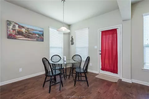 2032 Stubbs Dr, Bryan, TX 77807 photo 9