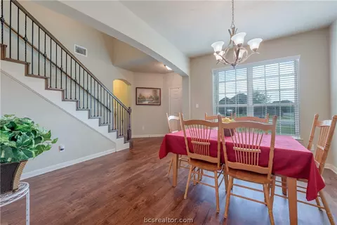2032 Stubbs Dr, Bryan, TX 77807 photo 4