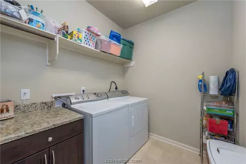 2032 Stubbs Dr, Bryan, TX 77807 photo 18