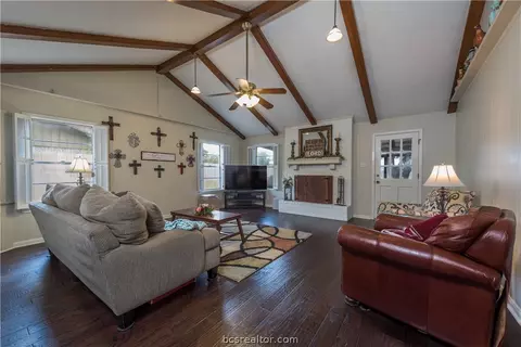 4005 Oak Bend Dr, Bryan, TX 77802 photo 4
