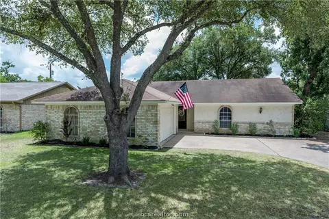 4005 Oak Bend Dr, Bryan, TX 77802 photo 1
