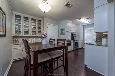 4005 Oak Bend Dr, Bryan, TX 77802 photo 6