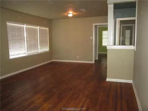 4324 Culpepper Dr, Bryan, TX 77801 photo 3