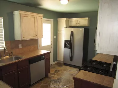 4324 Culpepper Dr, Bryan, TX 77801 photo 4