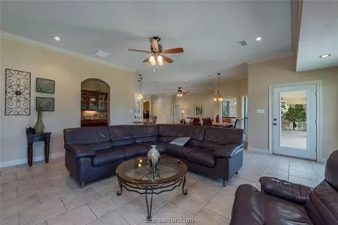 7117 Gemstone Dr, Bryan, TX 77808 photo 6