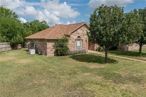 4802 Brompton Ln, Bryan, TX 77802 photo 3