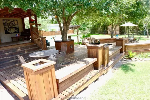 300 Elm Loop, Somerville, TX 77879 photo 14