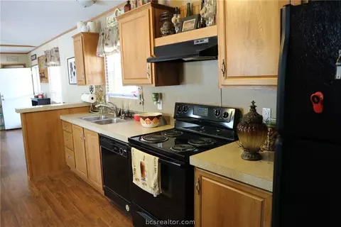 300 Elm Loop, Somerville, TX 77879 photo 33