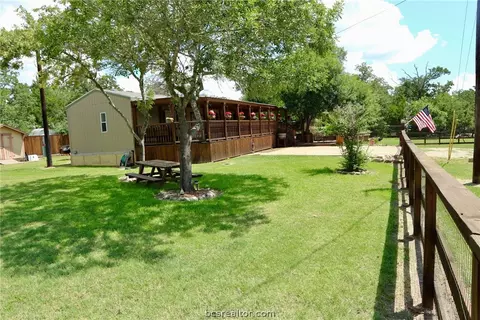 300 Elm Loop, Somerville, TX 77879 photo 11