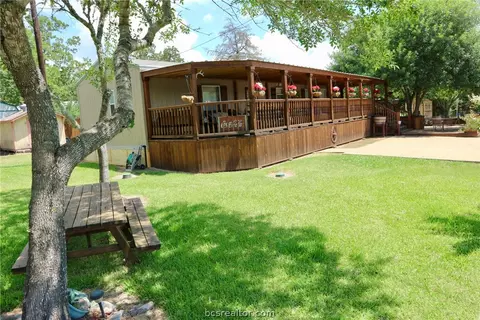 300 Elm Loop, Somerville, TX 77879 photo 1
