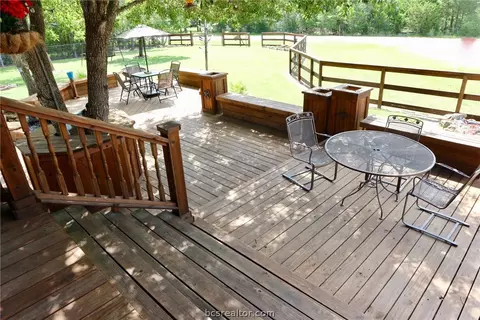 300 Elm Loop, Somerville, TX 77879 photo 15