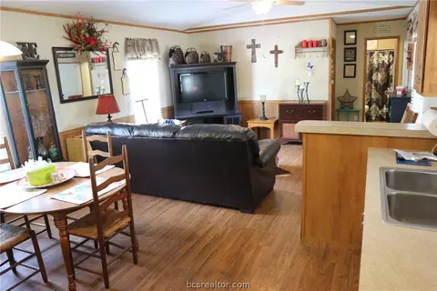 300 Elm Loop, Somerville, TX 77879 photo 35