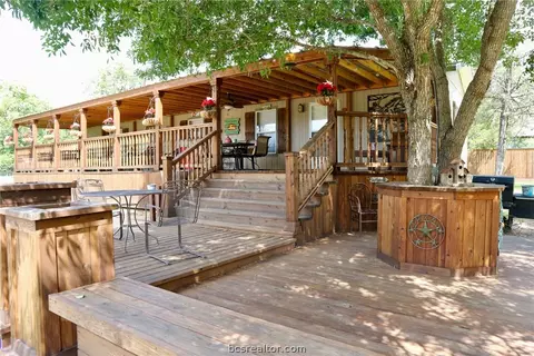 300 Elm Loop, Somerville, TX 77879 photo 7