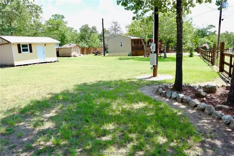 300 Elm Loop, Somerville, TX 77879 photo 25
