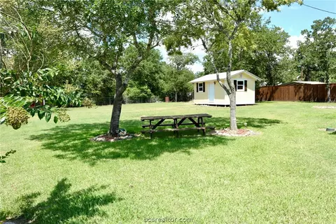 300 Elm Loop, Somerville, TX 77879 photo 22