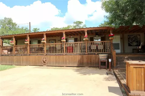 300 Elm Loop, Somerville, TX 77879 photo 8