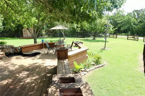 300 Elm Loop, Somerville, TX 77879 photo 17