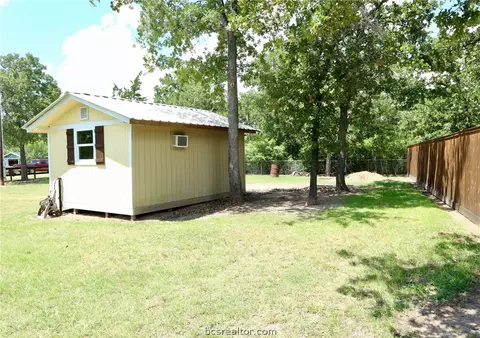 300 Elm Loop, Somerville, TX 77879 photo 24