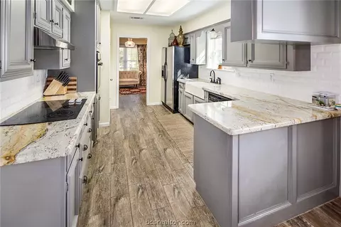 3604 Old Oaks Dr, Bryan, TX 77802 photo 12
