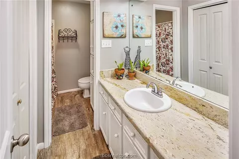 3604 Old Oaks Dr, Bryan, TX 77802 photo 32