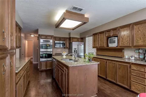 3617 Sunnybrook Ln, Bryan, TX 77802 photo 6