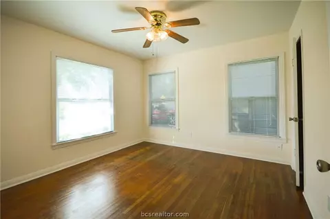 716 Williamson Dr, Bryan, TX 77801 photo 9