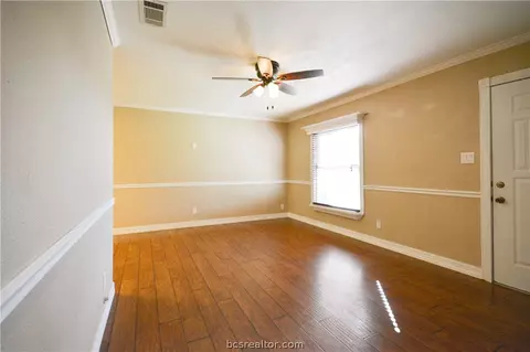 716 Williamson Dr, Bryan, TX 77801 photo 8