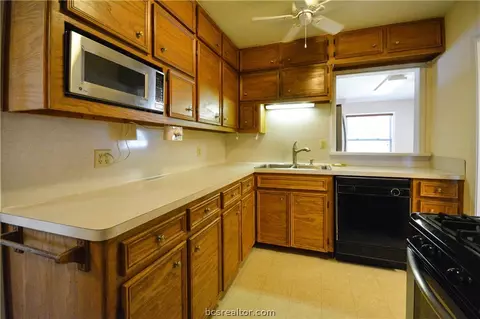 716 Williamson Dr, Bryan, TX 77801 photo 12